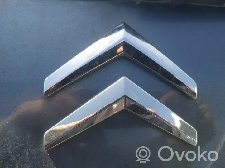 Citroen C4 I Manufacturer badge logo/emblem 