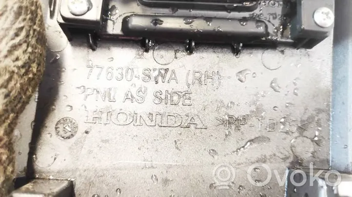 Honda CR-V Dysze / Kratki środkowego nawiewu deski rozdzielczej 77630SWA