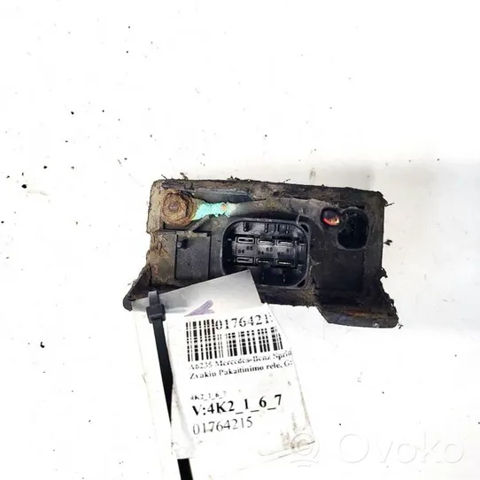 Mercedes-Benz Sprinter W901 W902 W903 W904 Glow plug pre-heat relay 0255452832