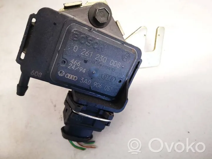 Volkswagen PASSAT B4 Air pressure sensor 3a0906051