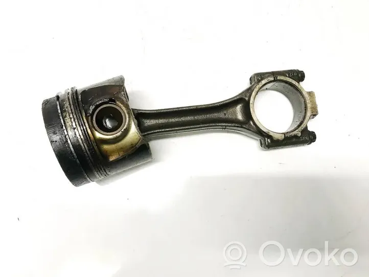 Volkswagen Golf VI Piston 