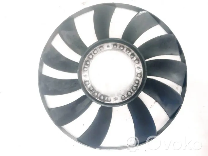 Volkswagen PASSAT B5.5 Hélice moteur ventilateur 058121301b