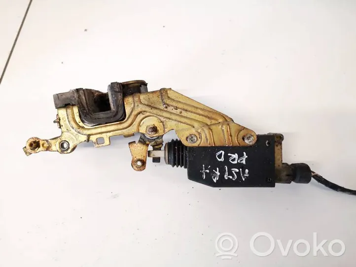 Opel Astra F Front door lock 90449020