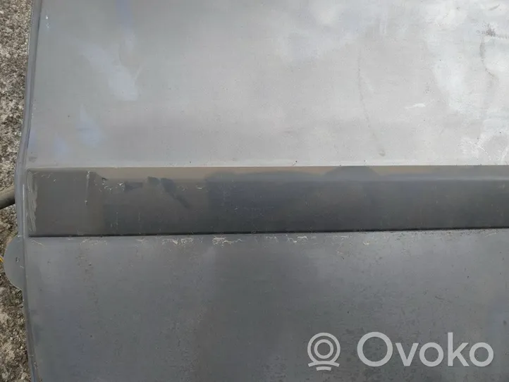 Volvo S40, V40 Takaoven lista (muoto) 