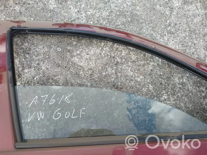 Volkswagen Golf IV Front door window glass four-door 