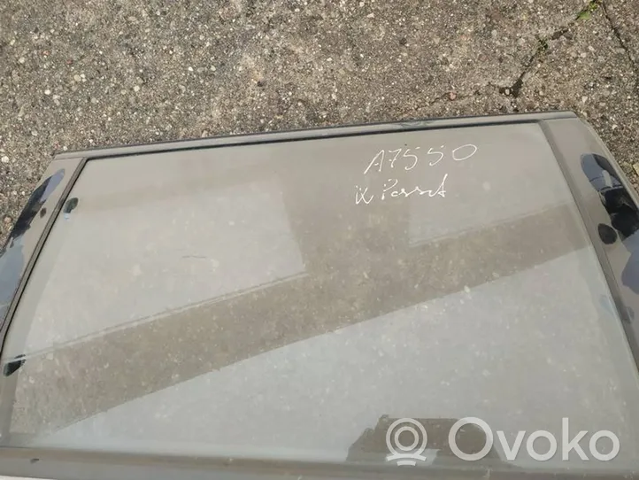 Volkswagen PASSAT B5 Rear door window glass 