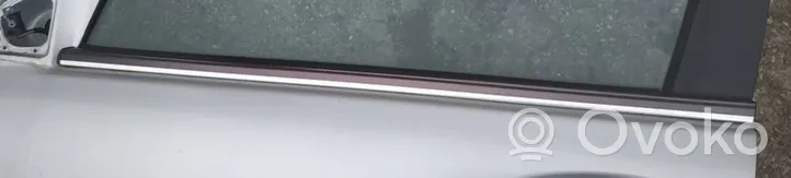 Mercedes-Benz C W203 Rivestimento modanatura del vetro della portiera anteriore 
