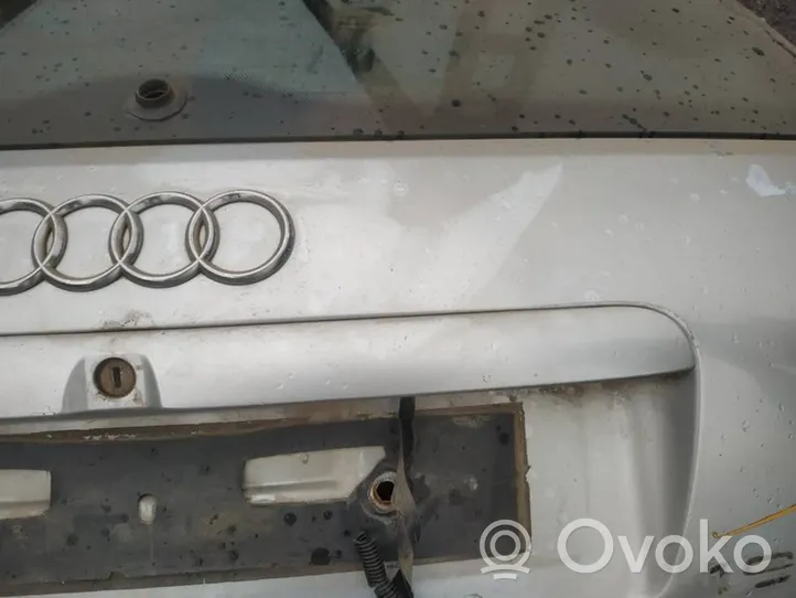 Audi A4 S4 B5 8D Éclairage de plaque d'immatriculation 