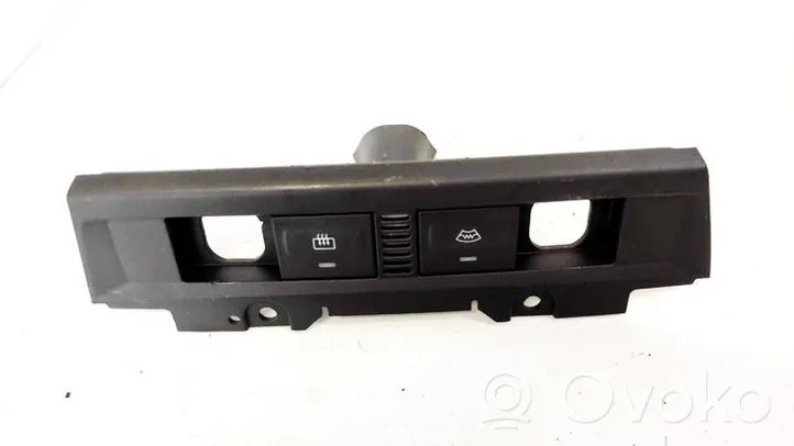 Ford Focus Bouton de dégivrage pare-brise 4M5113D734