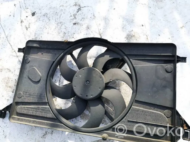 Ford Focus Radiator cooling fan shroud 3m518c607ec