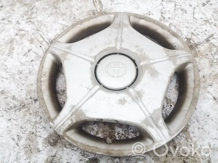 Toyota Previa (XR30, XR40) II R15 wheel hub/cap/trim 