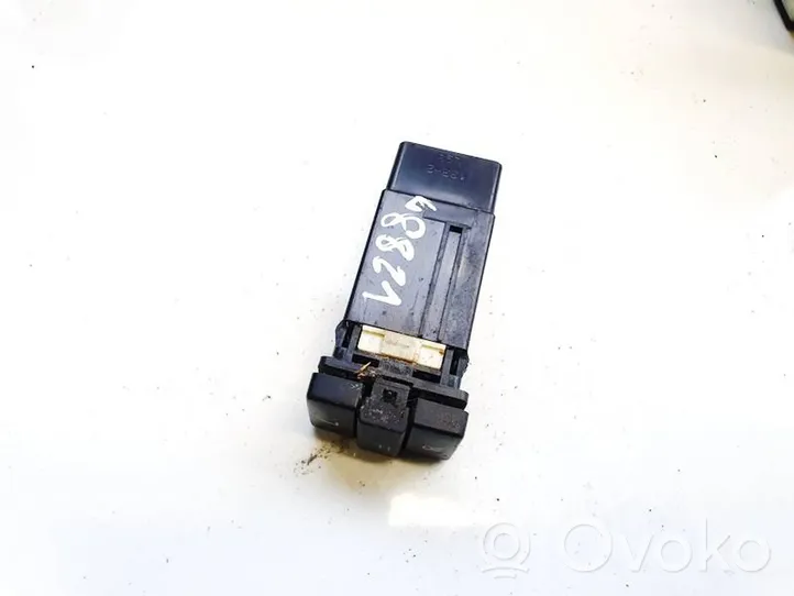 Toyota Urban Cruiser (XP110) Seat heating switch 15b088