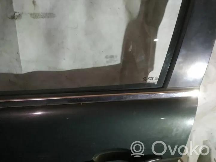 Chevrolet Captiva Listón embellecedor de la ventana de la puerta delantera 