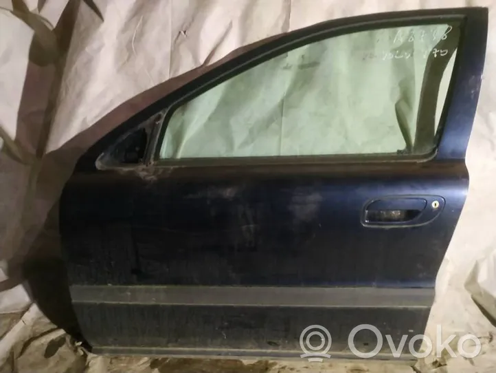 Volvo V70 Priekinės durys melynos