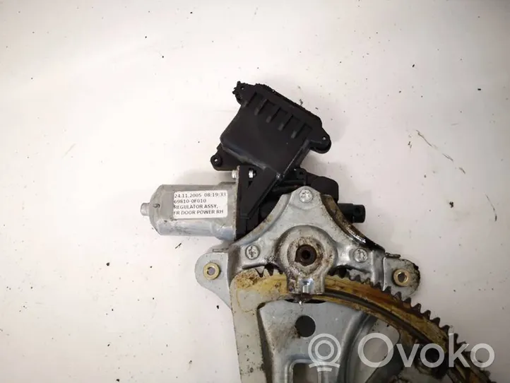 Toyota Corolla Verso AR10 Motorino alzacristalli della portiera anteriore 698100f010