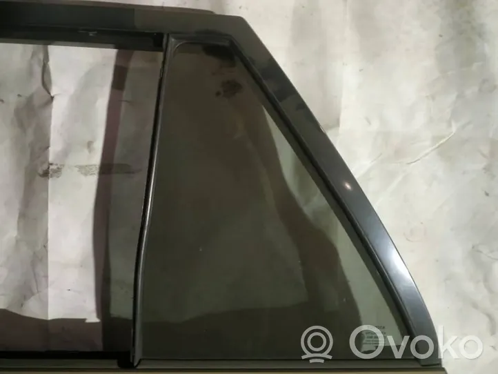 Toyota Avensis T250 Vetro del deflettore posteriore 