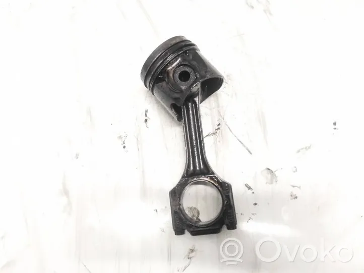 Volkswagen Caddy Piston with connecting rod 