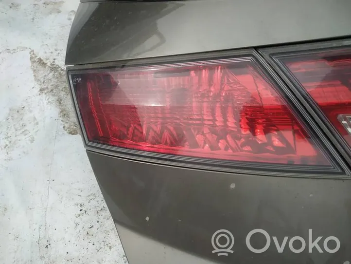 Honda Civic Galinis žibintas dangtyje 