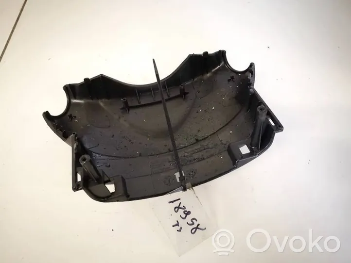 Nissan Primera Garniture de colonne de volant 48470av700