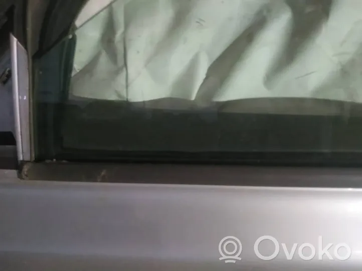 Volvo V50 Moulure de vitre de la porte avant 