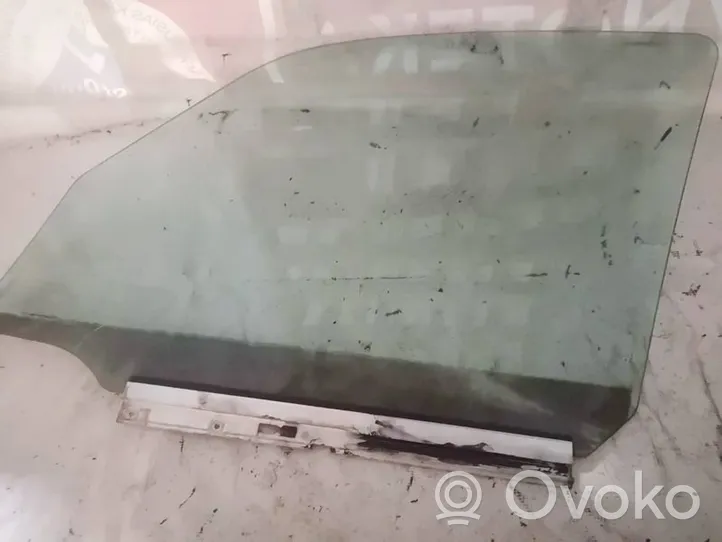 Opel Meriva A Front door window glass four-door 