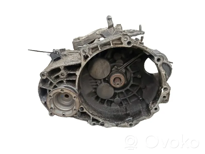 Volkswagen PASSAT B6 Manual 5 speed gearbox HDV