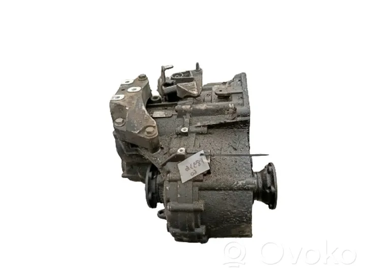 Volkswagen PASSAT B6 Manual 5 speed gearbox HDV