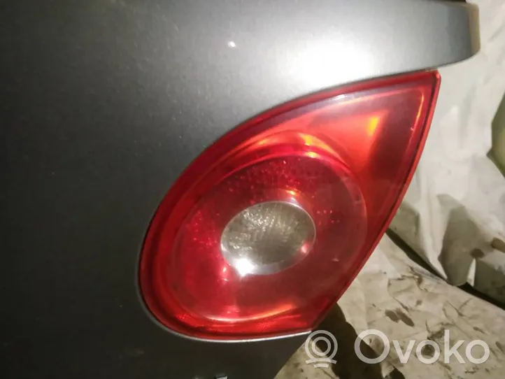 Volkswagen Golf V Lampy tylnej klapy bagażnika 