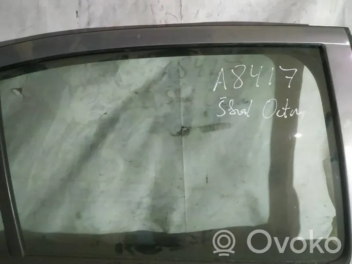 Skoda Octavia Mk2 (1Z) Rear door window glass 