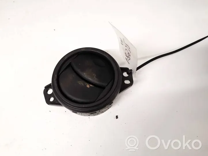 Toyota RAV 4 (XA20) Centrinės oro grotelės 5565042030