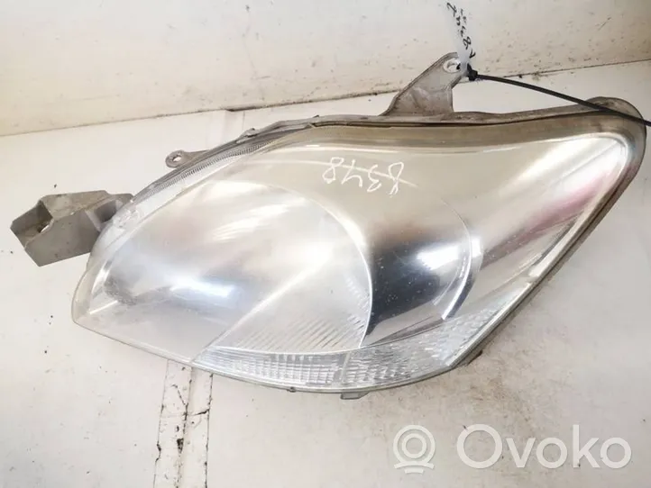 Toyota Yaris Lampa przednia 