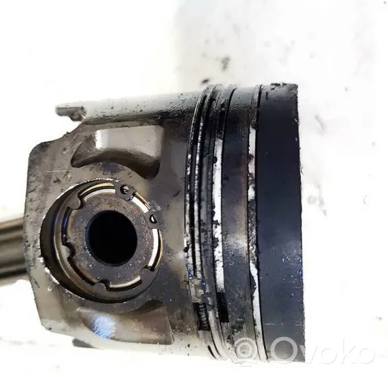 Volkswagen PASSAT B4 Piston with connecting rod 