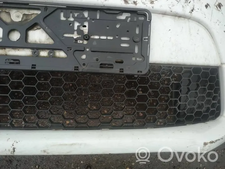 Dacia Sandero Grille inférieure de pare-chocs avant 