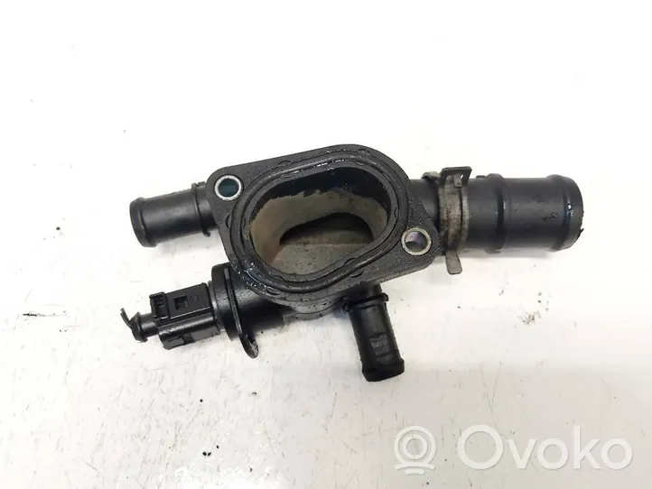 Volkswagen Polo IV 9N3 Tubo flessibile del liquido di raffreddamento del motore 038121132d