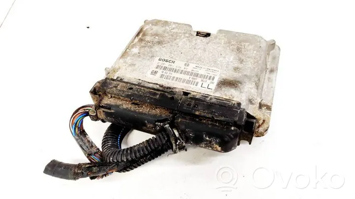 Opel Astra G Calculateur moteur ECU 90562574