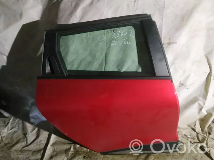 Renault Clio IV Galinės durys raudonos