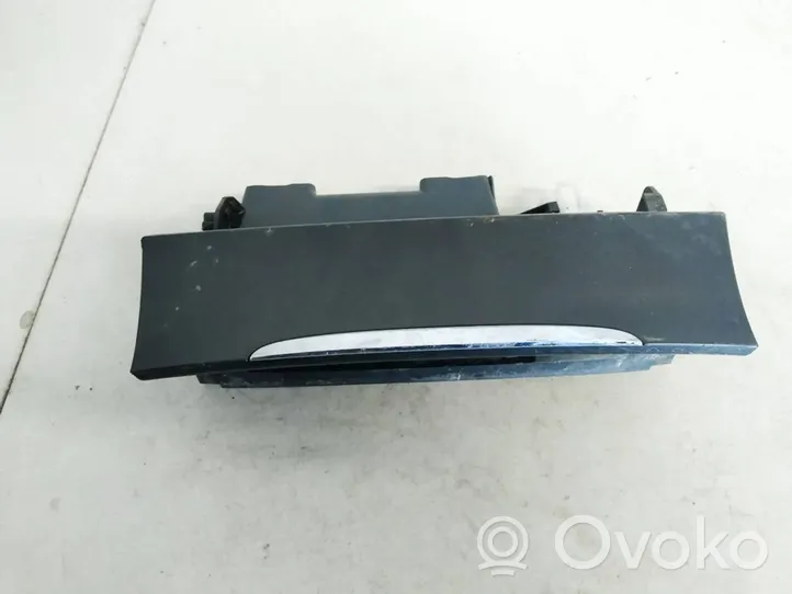 Volkswagen PASSAT B6 Peleninė panelėje 3c0863284