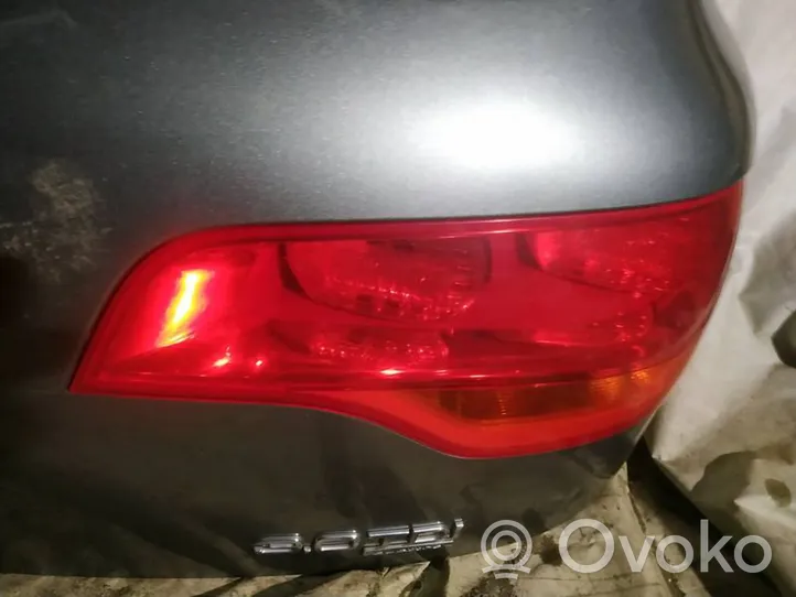 Audi Q7 4L Lampy tylnej klapy bagażnika 