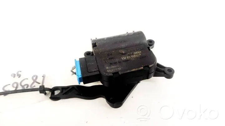 Volkswagen Golf V Moteur / actionneur de volet de climatisation 1K0907511B