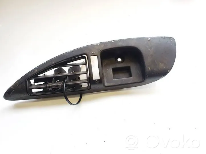 Citroen C8 Centrālais gaisa ventilācijas režģis 226426