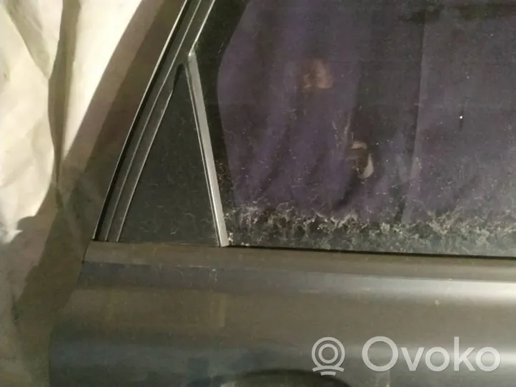 Volvo V50 Облицовка стекла задней двери 