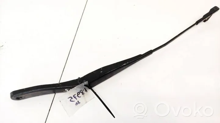 Opel Astra H Front wiper blade arm 13111219LH