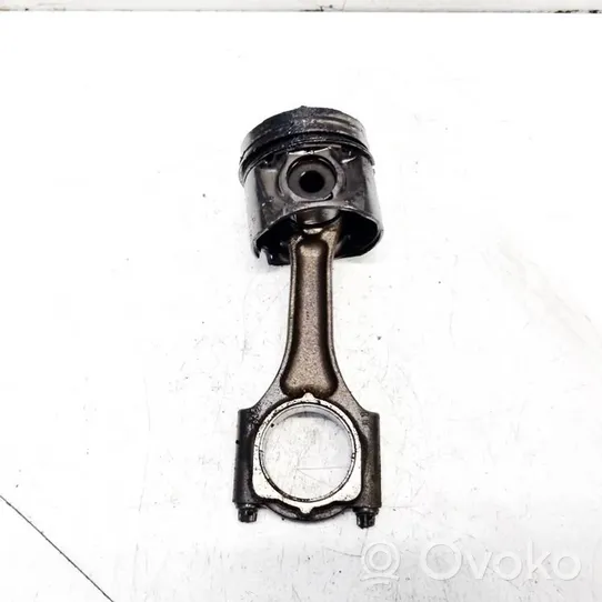 Opel Zafira A Piston with connecting rod 