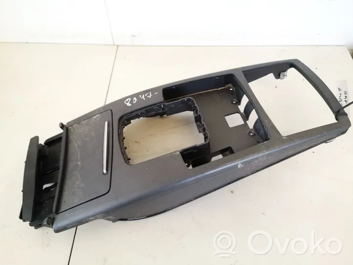 Audi A6 S6 C6 4F Peleninė panelėje 4f1864261