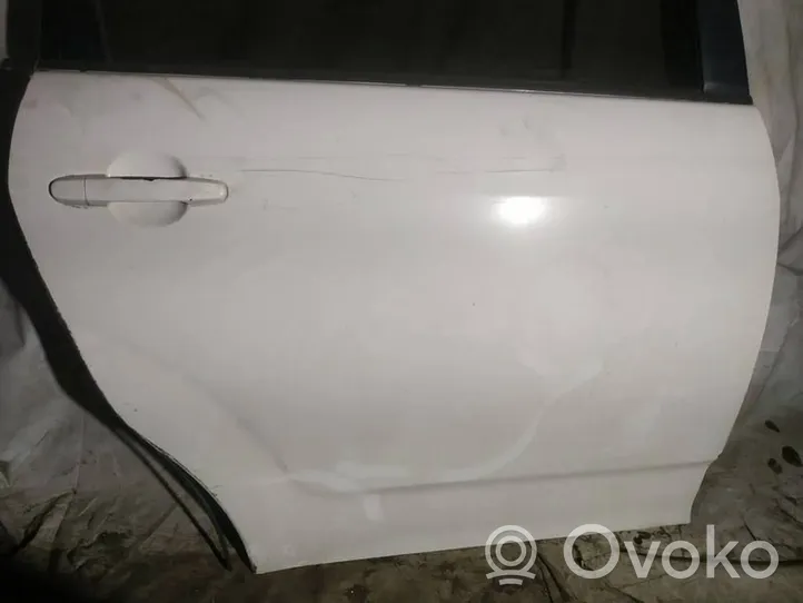 Toyota Corolla Verso AR10 Rear door baltos