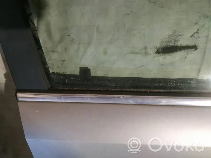 Opel Signum Priekšpusē durvju stikla apdare 