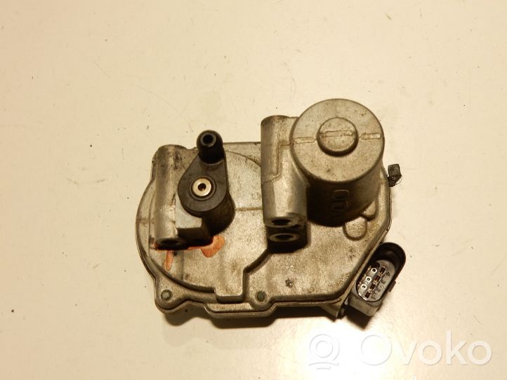 Audi A6 S6 C6 4F Attuatore/motore della valvola del collettore di aspirazione 059129086D