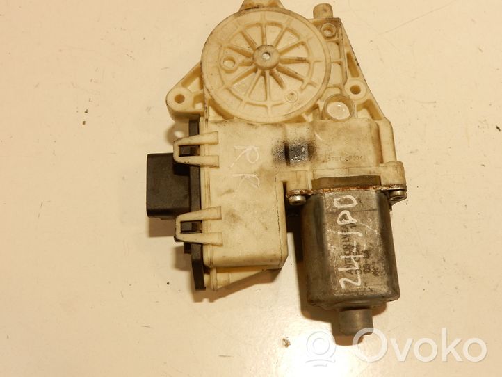 Citroen C4 I Moteur de lève-vitre de porte arrière 1137328165