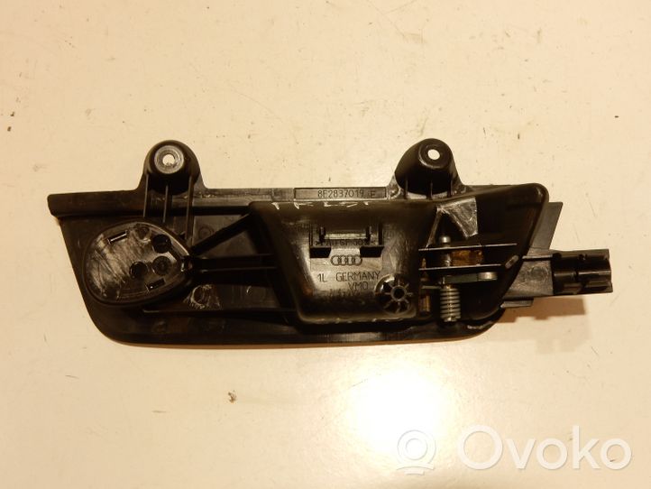 Audi A4 S4 B7 8E 8H Maniglia interna per portiera anteriore 8E2837019