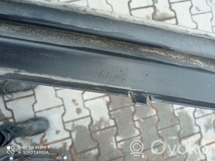 BMW 3 E46 Moldura embellecedora de la barra del amortiguador trasero 8227570